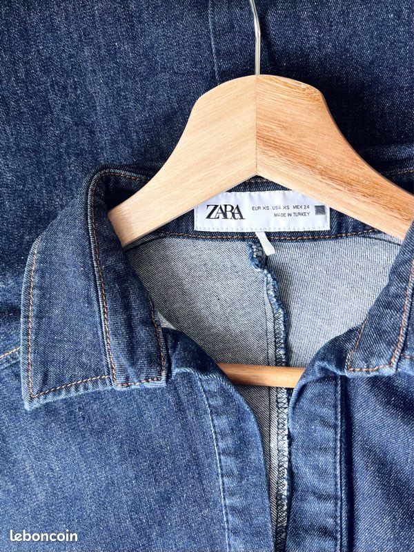 Zara robe mi-longue en jeans taille XS Vêtements