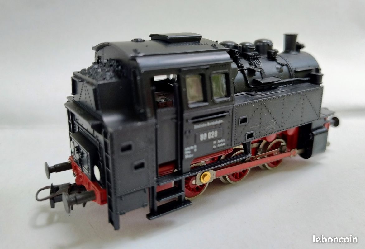Locomotive vapeur HO avec generateur de fumee - Les Trains de Daliplumes