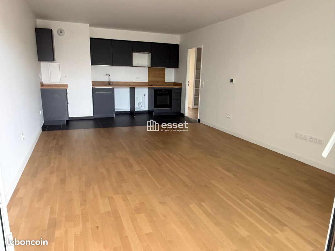 Appartement 4 pièces 86 m² · à Suresnes · 86 m² · 2 450 €/mois
