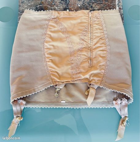 Porte-jarretelles Vintage «Valege» Rouge écarlate - Taille S/M (38-40) - Neuf Sans étiquette - Fabriqué En France