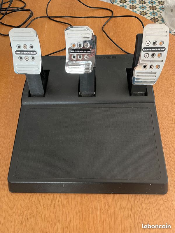 T150 Pro, volant et pédalier Thrustmaster - SIM Racing (image 2)