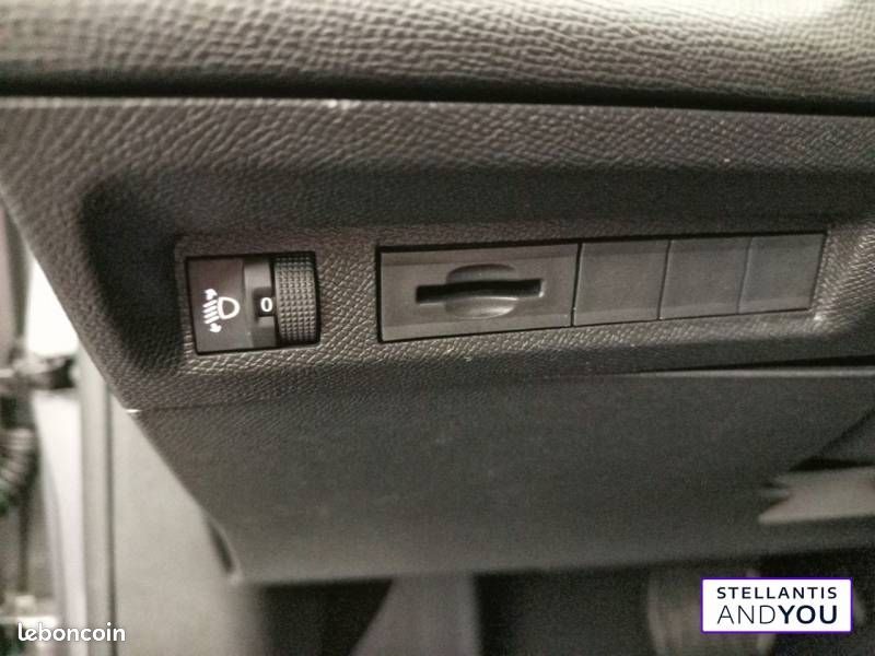 Peugeot 308 Hybrid 145 e-DCS6 Allure (image 20)