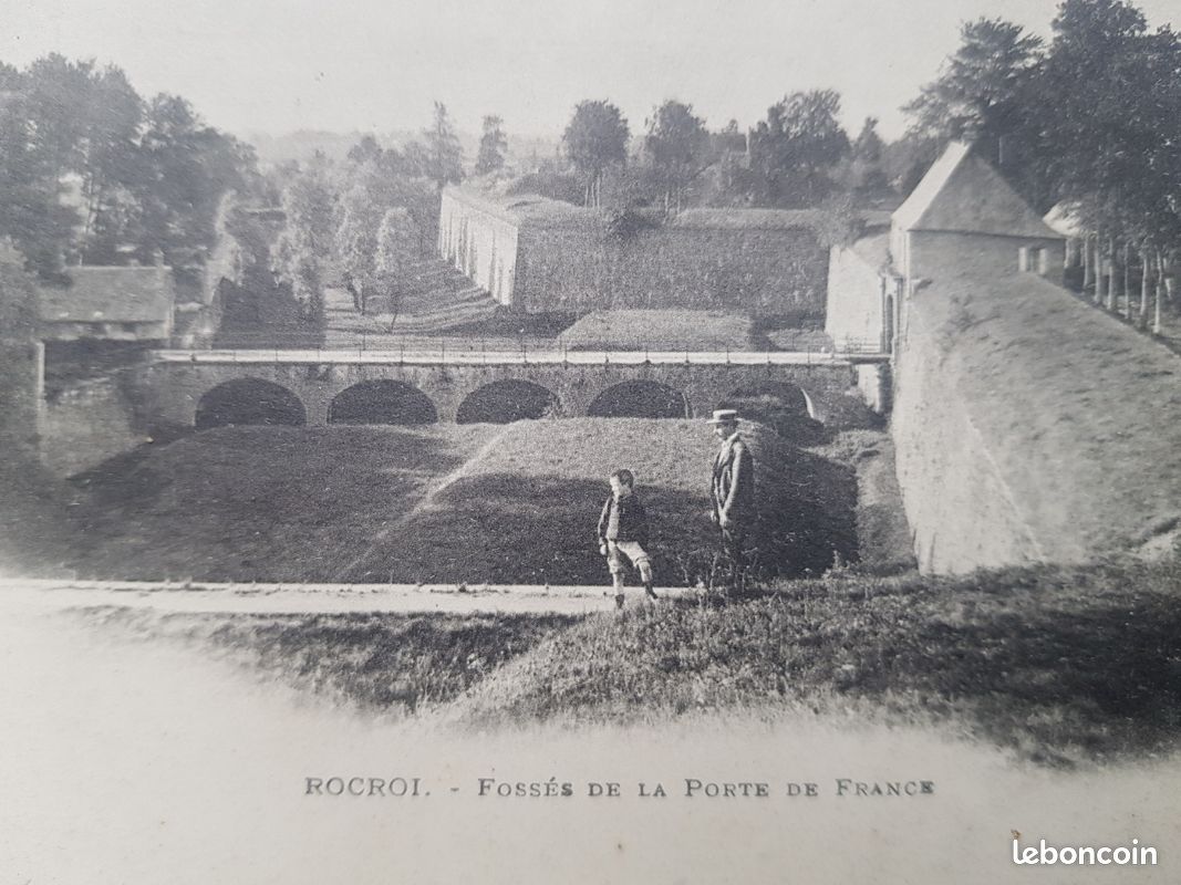 CPA Rocroi ardennes, fossés de la porte de France (image 2)