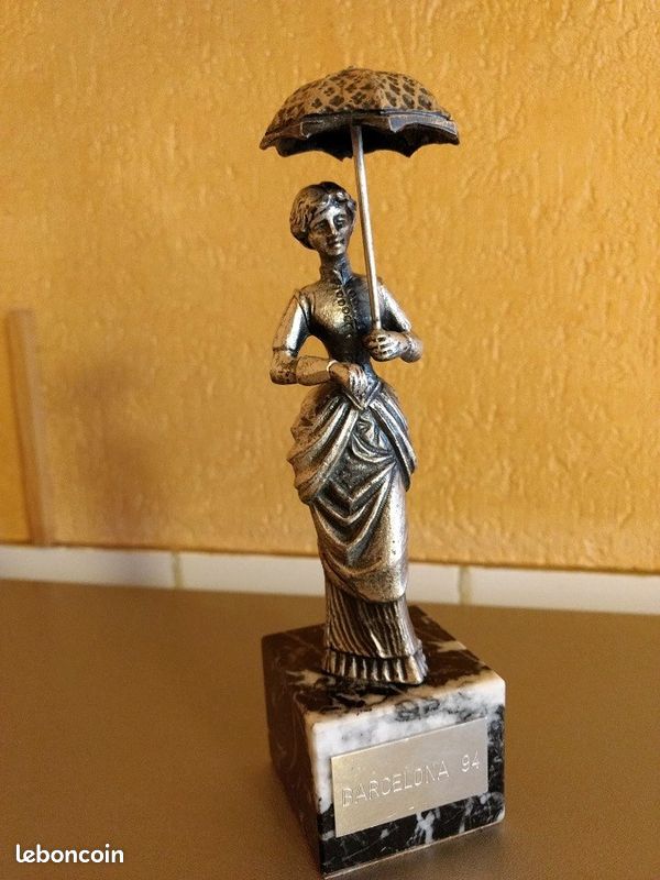 Figurine statuette (image 4)