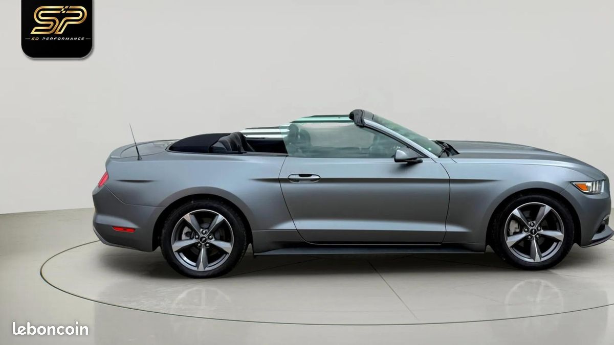 FORD Mustang Cabriolet * 305 ch * BVA * Faible Kilométrage * Caméra * Pack Performance (image 7)