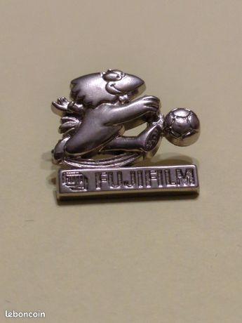 RARE PINS PIN'S .. FOOTBALL SOCCER WORLD CUP FRANCE 98 BALLON ARTHUS
