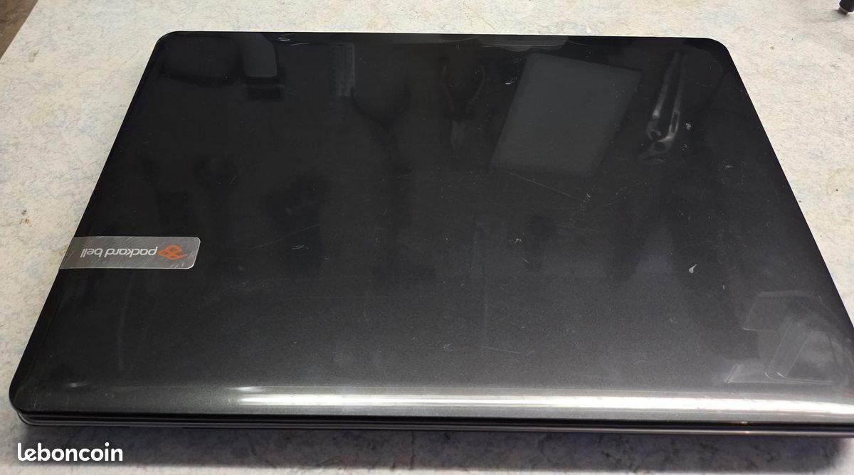 Packard Bell EasyNote TE70BH-345J à 399€, PC portable 15 pouces noir Core i3