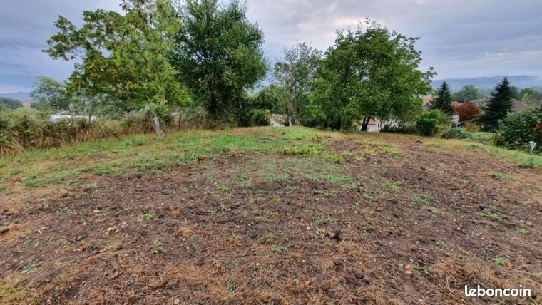 Terrain 1530 m² SAINT-PRIEST-BRAMEFANT