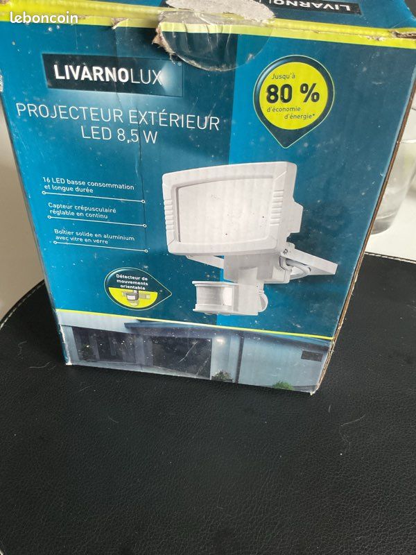 Projecteur extérieur LED 8,5w (image 3)