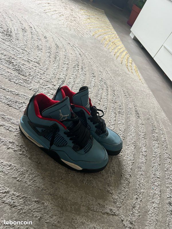 Jordan 4 travis scott taille 43 (image 1)