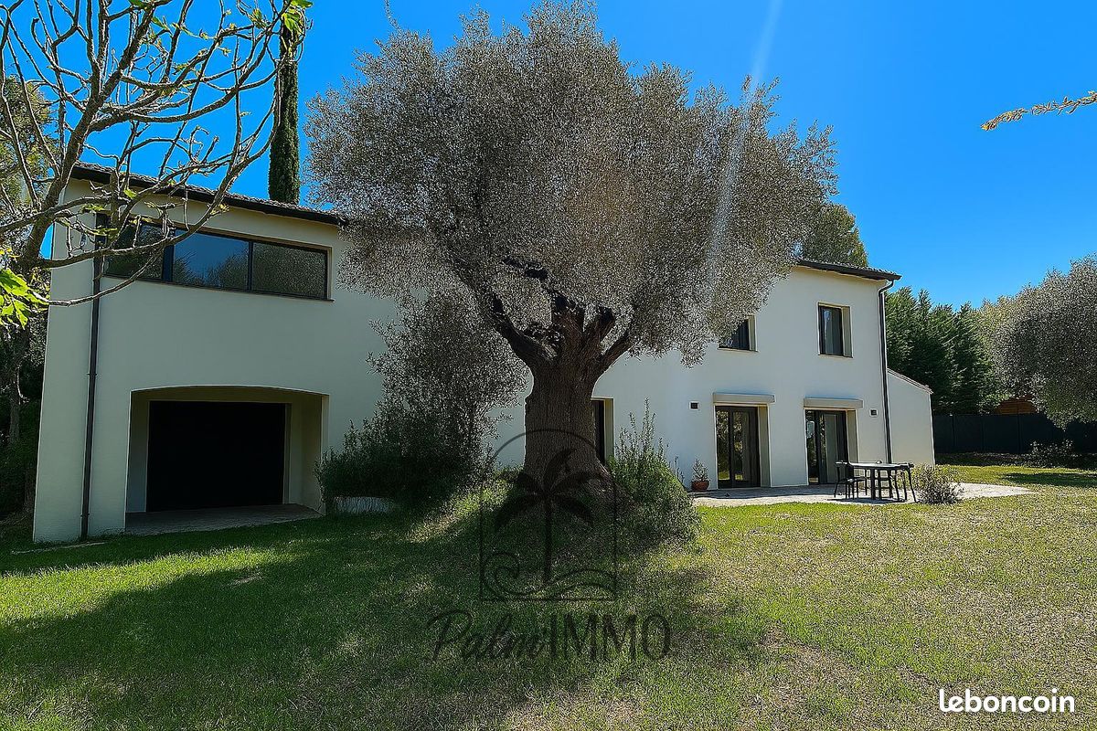 Maison 6 pièces 230 m² · au Beausset · 230 m² · 1 196 000 €