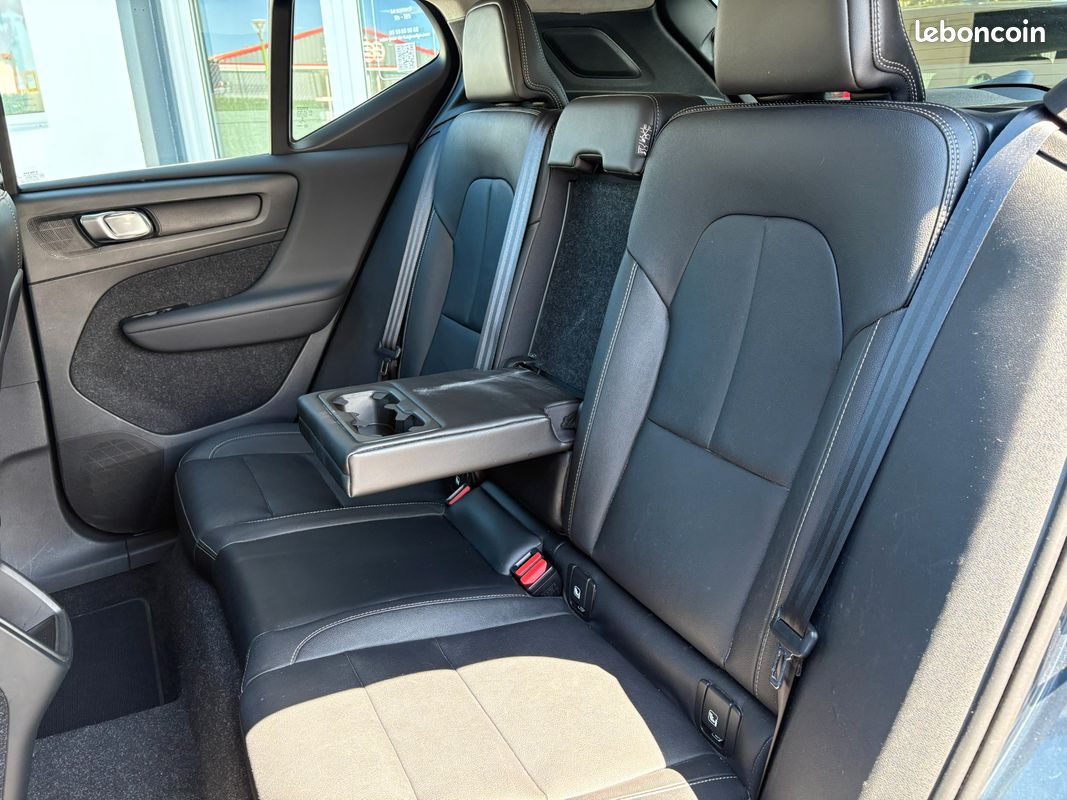 VOLVO XC40 D3 ADBLUE 150CH INSCRIPTION GEARTRONIc 8 (image 6)