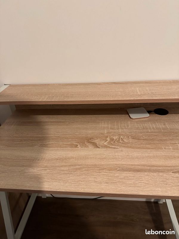 Bureau (image 2)