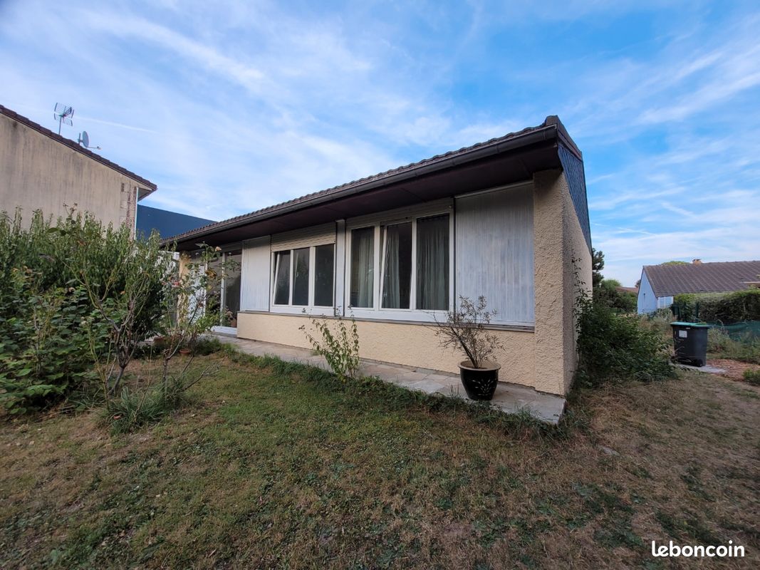 Maison 5 pièces 98 m² · à Fosses · 98 m² · 262 000 €