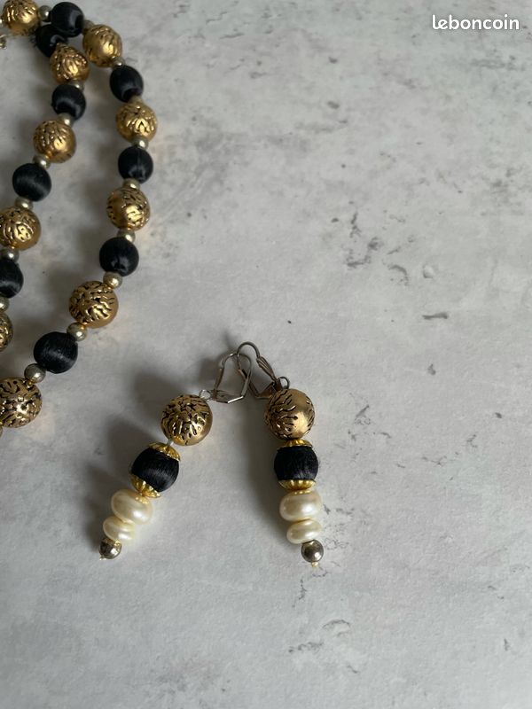 Collier + Boucles oreilles (noir et doré) (image 3)