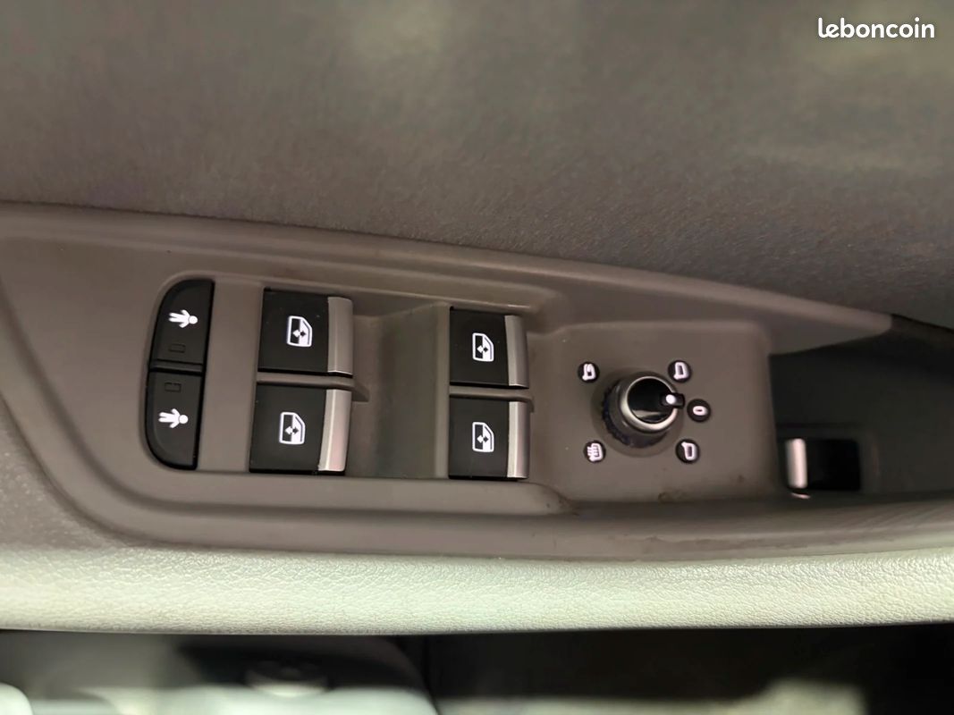AUDI A4 AVANT 2.0 L TFSI ultra 190 CV S tronic 7 * SUIVI COMPLET AUDI / CARPLAY / HAYON ELECTRIQUE / VIDANGE FAITE POUR LA VENTE (image 22)