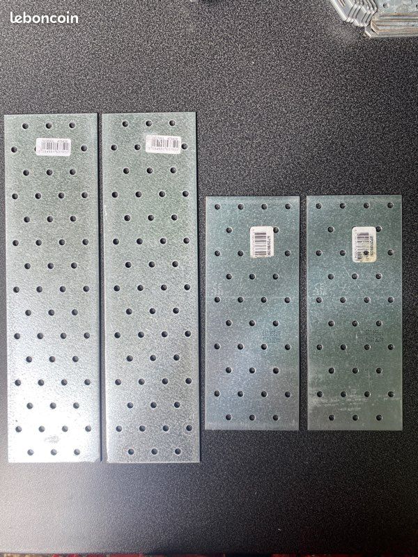 Lot 4 plaques perforées (image 1)