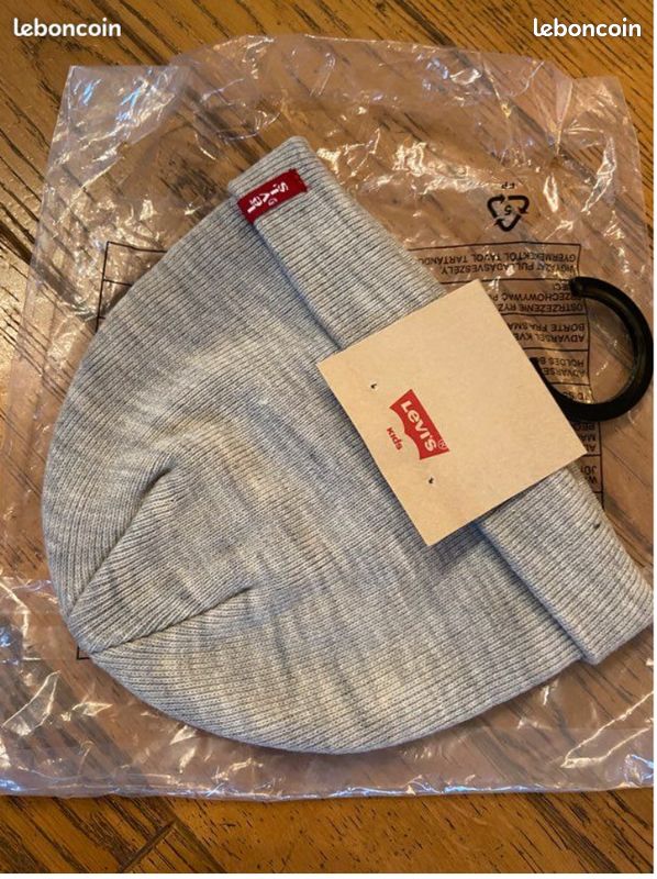 NEUF bonnet Lévis kids taille 56 valeur 28 (image 1)