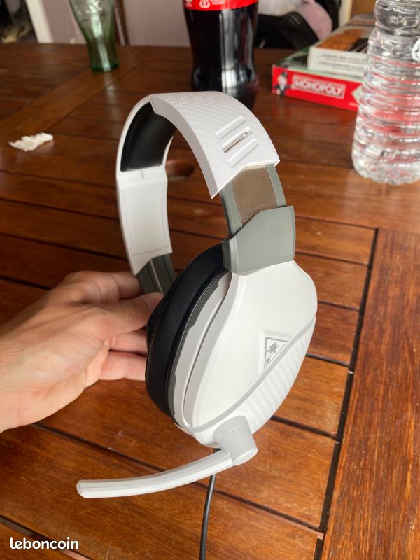 Casque gamer Turtle Beach Recon 200 PS4 XB Blanc (image 1)