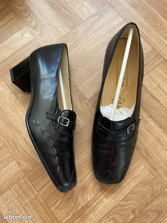 Escarpins Tahari Talons Hauts Cuir Métallisé Argent Taille 8.5 US - Neufs Sans Boîte
