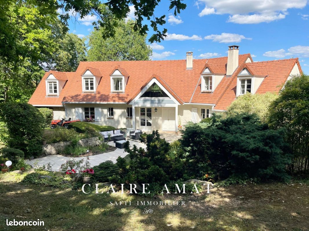 Maison 9 pièces 280 m² · à Septeuil · 280 m² · 680 000 €