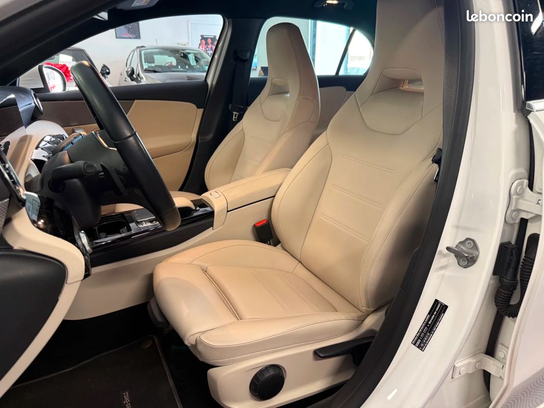 Mercedes-Benz CLASSE A Classe A 180 d 7G-DCT / APPLE CARPLAY / RÉGULATEUR / CAMÉRA / FAIBLE KM (image 10)