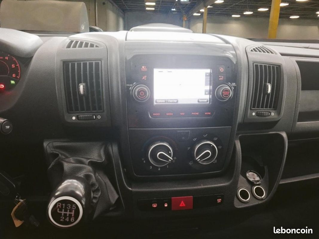 PEUGEOT BOXER Premium 335 L2H2 2.2 BlueHDi S&S - 165 III FOURGON TOLE Fourgon Tolé 335 L2H2 PHAS (image 7)