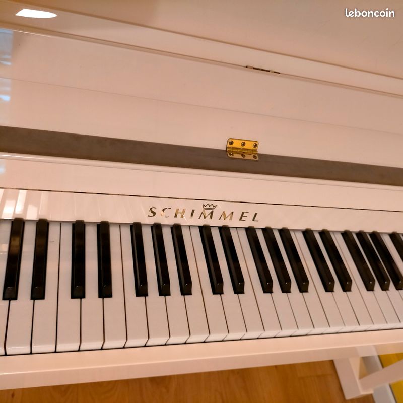 Piano droit Schimmel 114 laqué blanc (image 3)