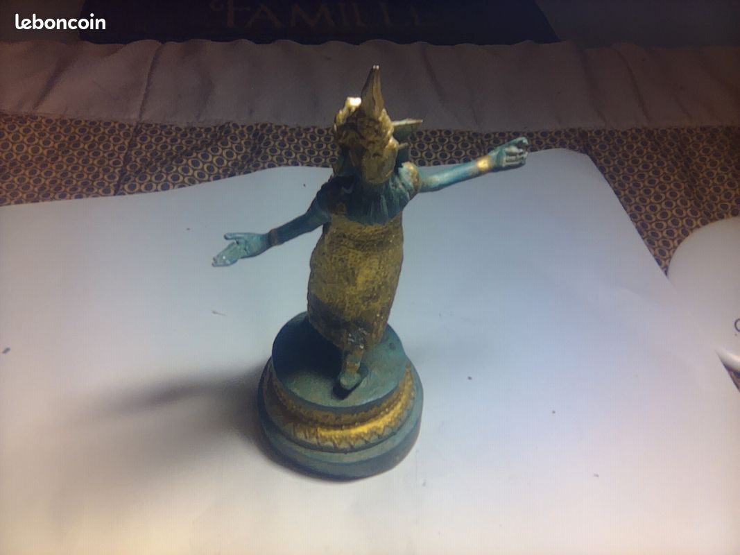 Statut de bronze (image 2)