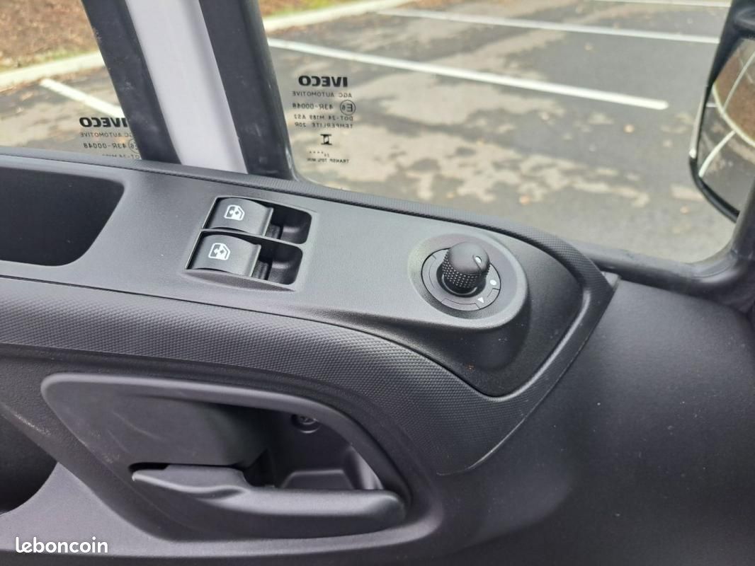 Iveco Daily FOURGON 35S18 A8 180CV 3L L4H2 16M3 (image 24)