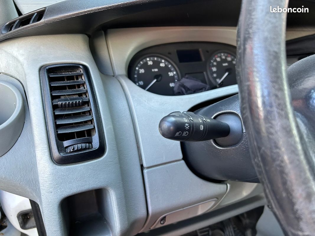 Renault trafic fourgon gn 2.0 dci 90 l1h1 1000 kg confort / 4 pneus neufs (image 14)