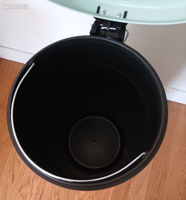 Pouble à pédale en métal 30 L (image 5)