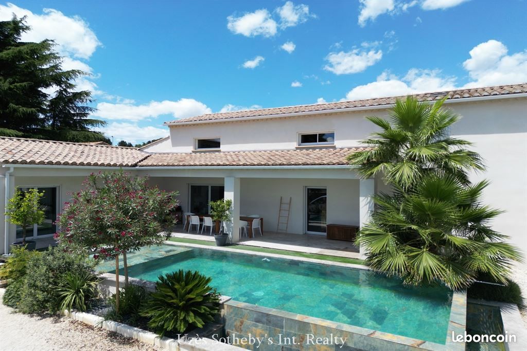 Maison 5 pièces 180 m² · à Collias · 180 m² · 520 000 €