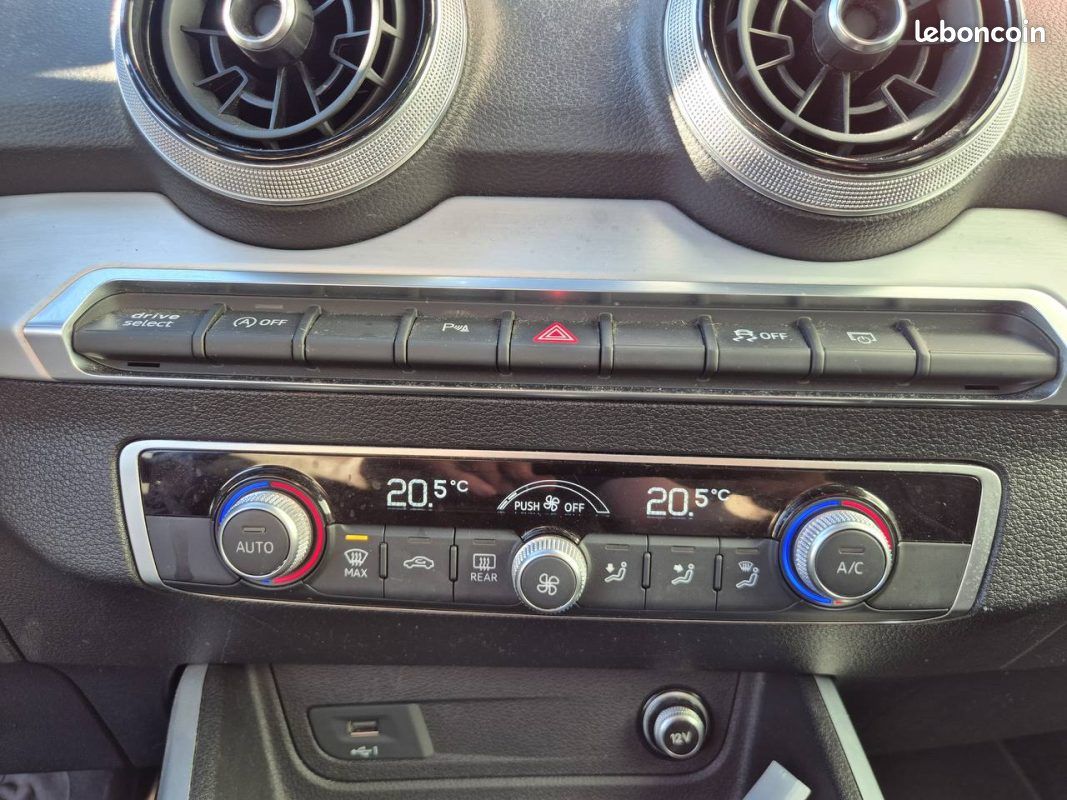 AUDI Q2 35 TFSI 150 S LINE PLUS S TRONIC 7 toit ouvrant (image 13)