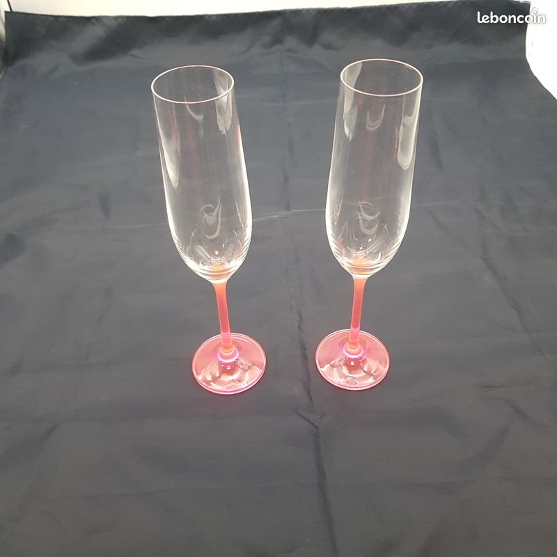Lot de 2 flûtes à champagne cristal pied rose (image 2)