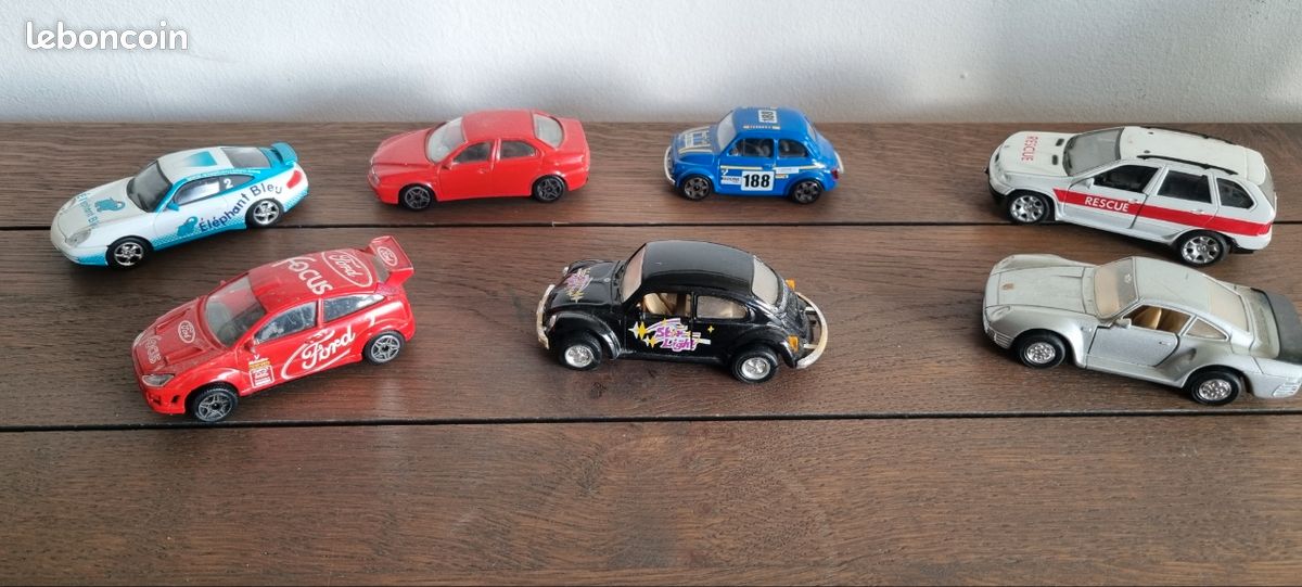 Lot de 7 voitures miniatures - Porsche, Ford Focus Rallye, Coccinelle, Alfa Romeo... (image 1)