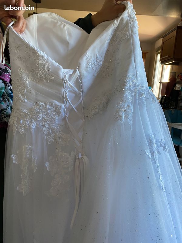 Robe de mariée en parfait état acheté chez Églantine mariage (image 4)