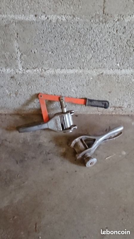 2 appareils pour boucher des bouteilles (image 1)