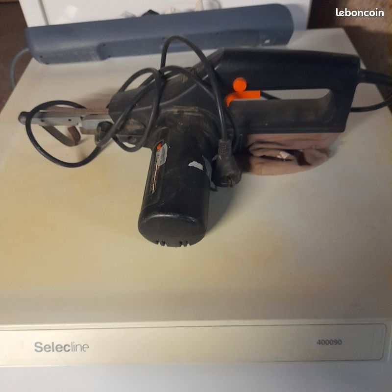 Ponceuse d'angle : Black et Decker (image 1)