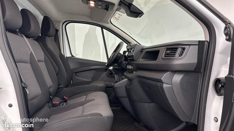 Renault Trafic Véhicule utilitaire ou Société L1H1 3T 2.0 Blue dCi 130ch Confort E6E (image 10)