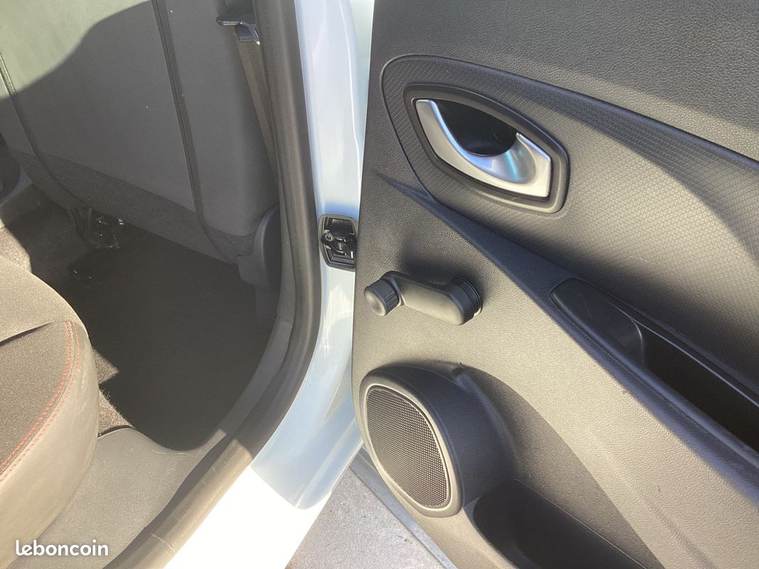 Renault CLIO IV Business Eco2 1.5 Dci (image 20)