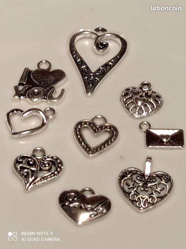 UNICRAFTALE Lot De 60 Breloques De Style Tibétain – 15 Styles D'outils De Tricot – Alliage Argenté Antique – Boutons à Mesurer Pour La Fabrication De Bijoux, Alliage, Pas De Gemme