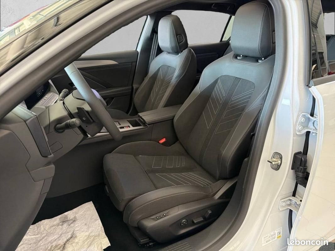 Opel Astra 1.2 Turbo Hybride 145 ch Automatique - Ultimate (image 11)