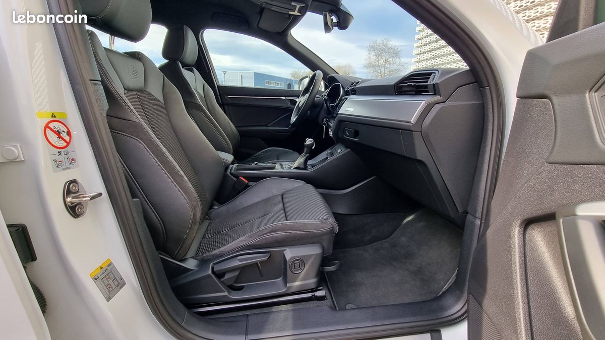 AUDI Q3 45 TFSIe 245 ch S tronic 6 S line (image 11)