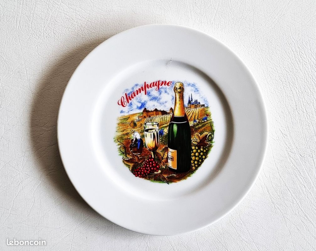 Service 7 Assiettes À Fromage Ou Dessert Revol Porcelaine État Neuf (image 4)