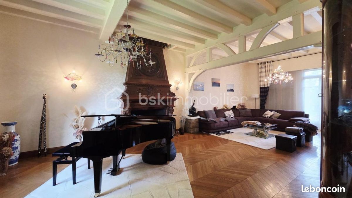 Maison 12 pièces 353 m² · à Beaucé · 353 m² · 640 000 €
