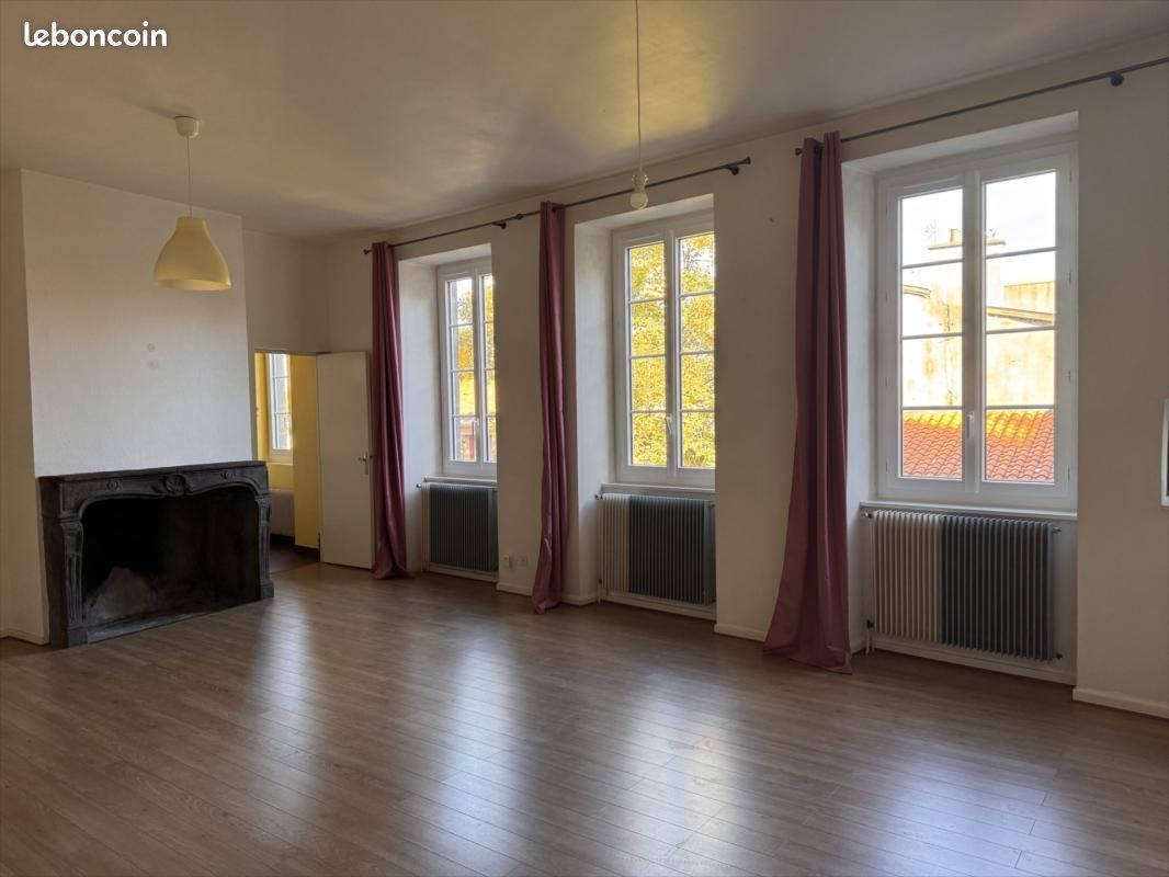Appartement 3 pièces 102 m² · à Clermont-Ferrand · 102 m² · 920 €/mois
