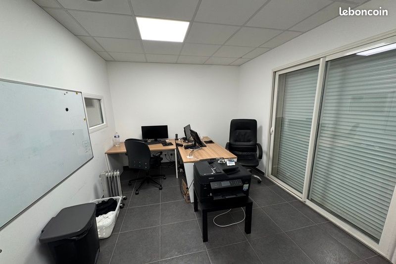 Local d'activité 900 m² (image 8)