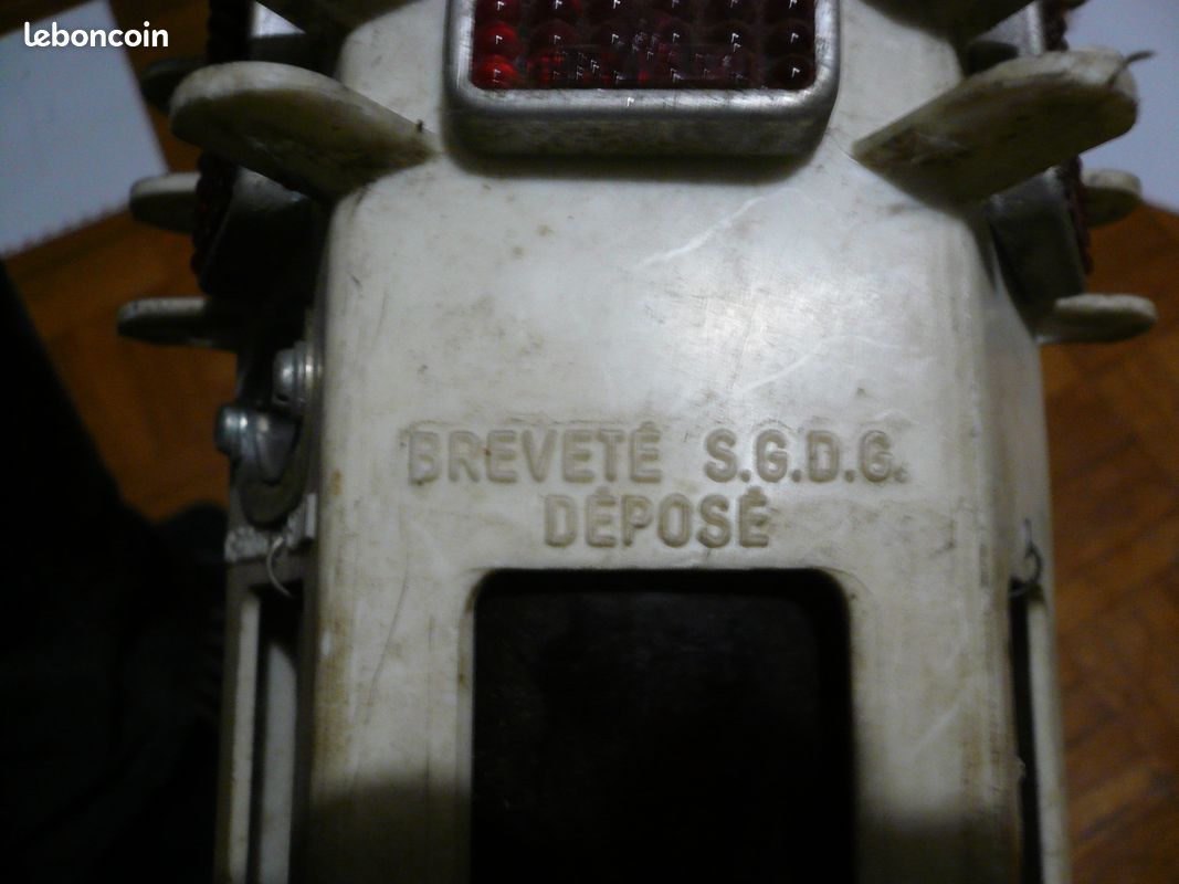 Comment dater un cyclomoteur de collection ancien ? - Mascotte