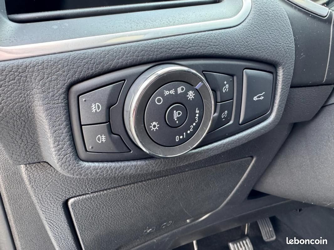 Ford S-Max Titanium 2,0 tdci 150ch (image 15)
